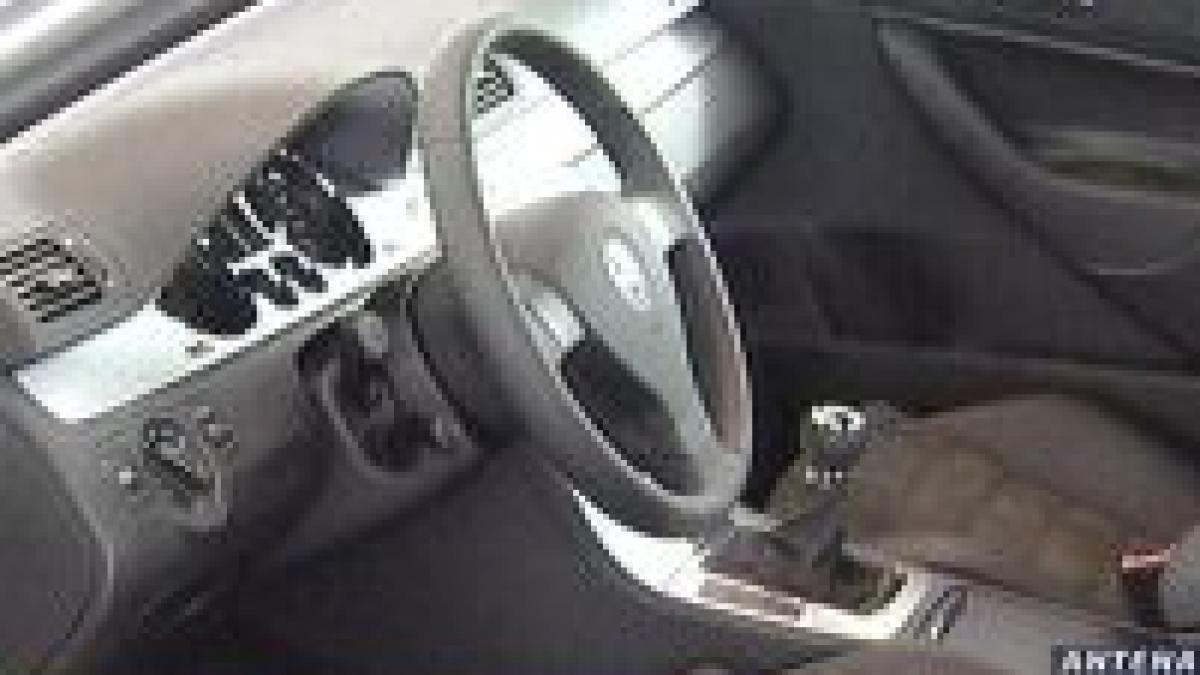 senatorii se vor plimba in masini de lux