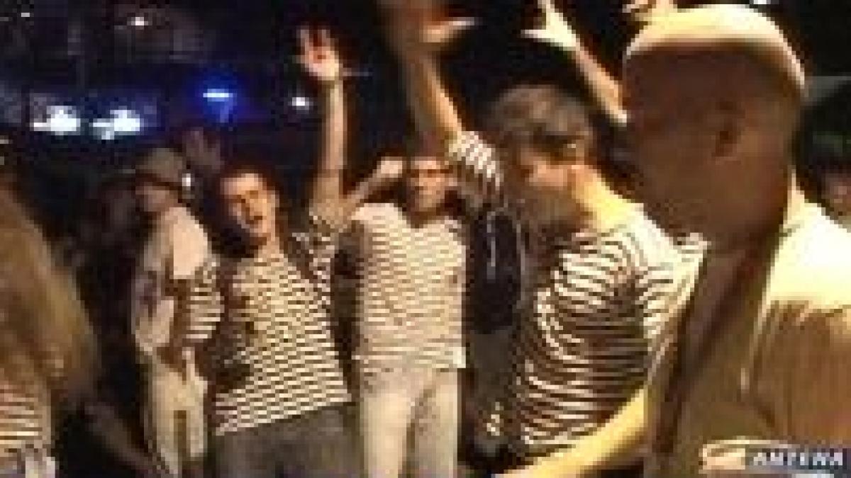 te ai saturat de patul tau de acasa hai in vama veche