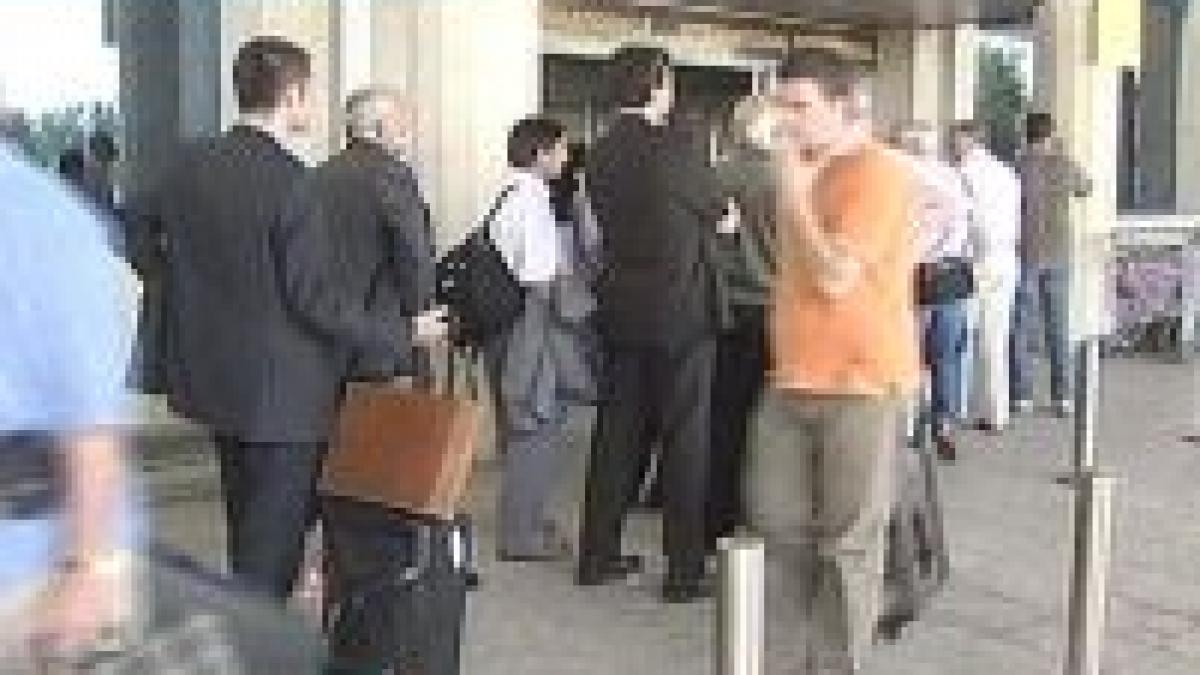 scandal pe otopeni dupa ce myair a amanat o cursa 14 ore