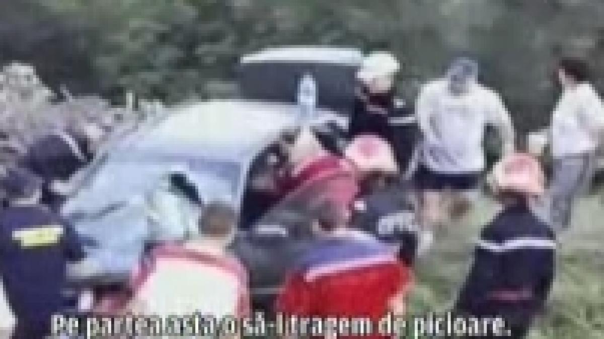 grav accident rutier surprins de un operator amator video