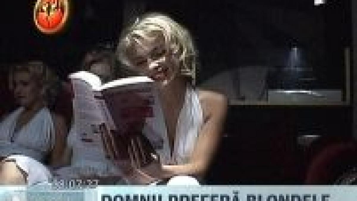 marilyn pe divan destinul senzualei blonde