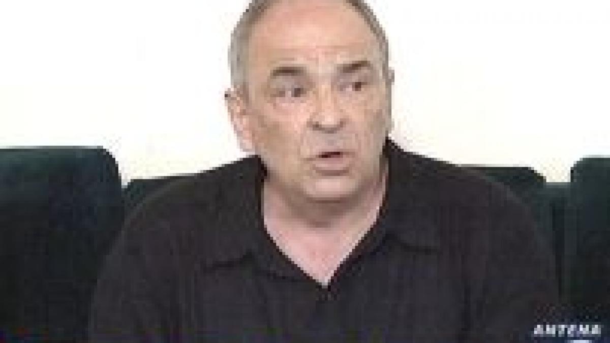 intelectualii lui basescu dau in judecata trei ziare