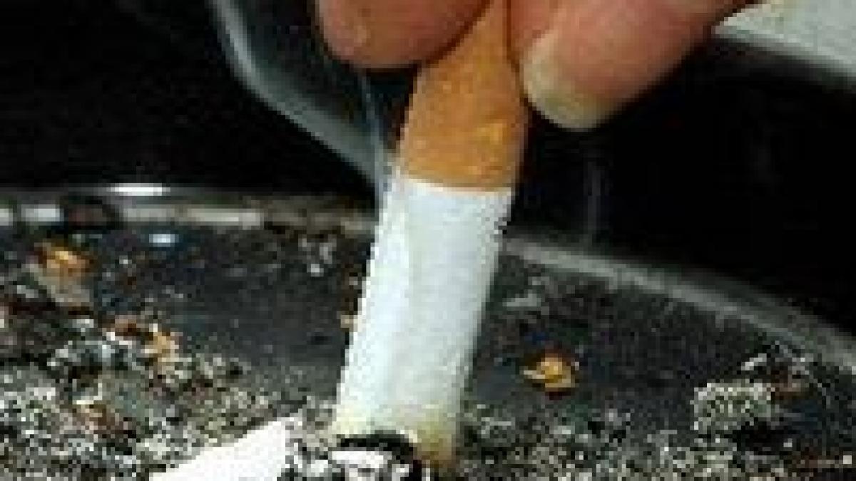 unul din doi romani adulti fumeaza