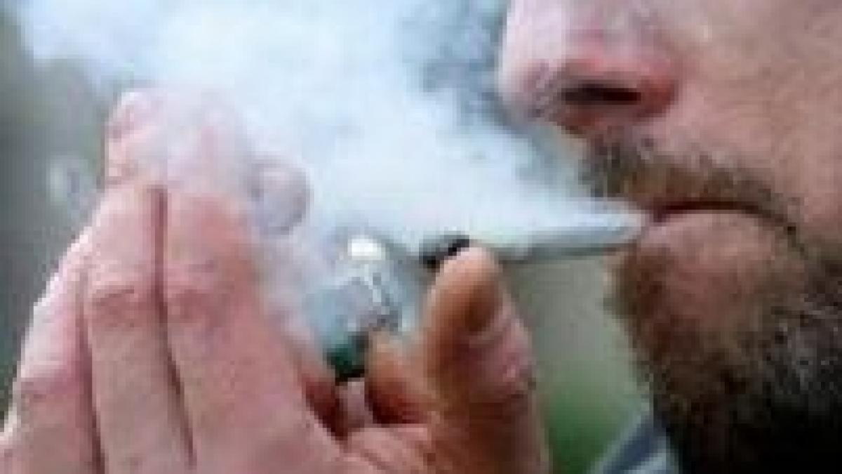 aproape jumatate din populatia adulta a romaniei fumeaza