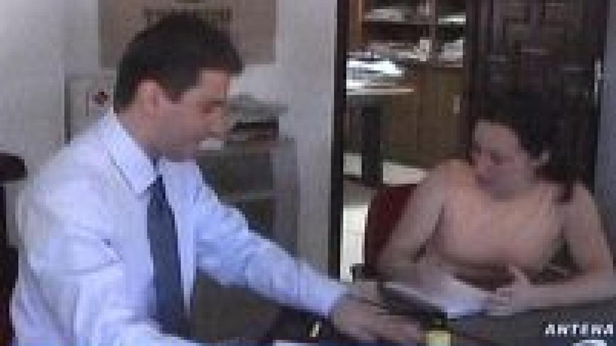 un roman se ocupa de problemele imigrantilor din spania video