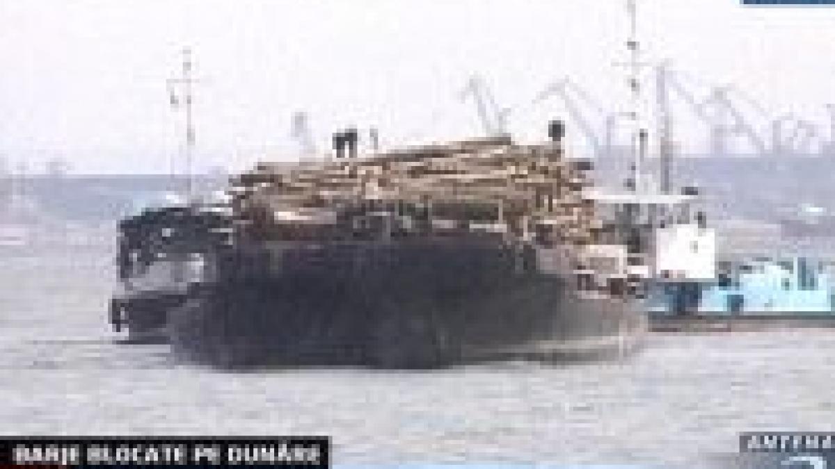 patru barje au ramas blocate pe dunare