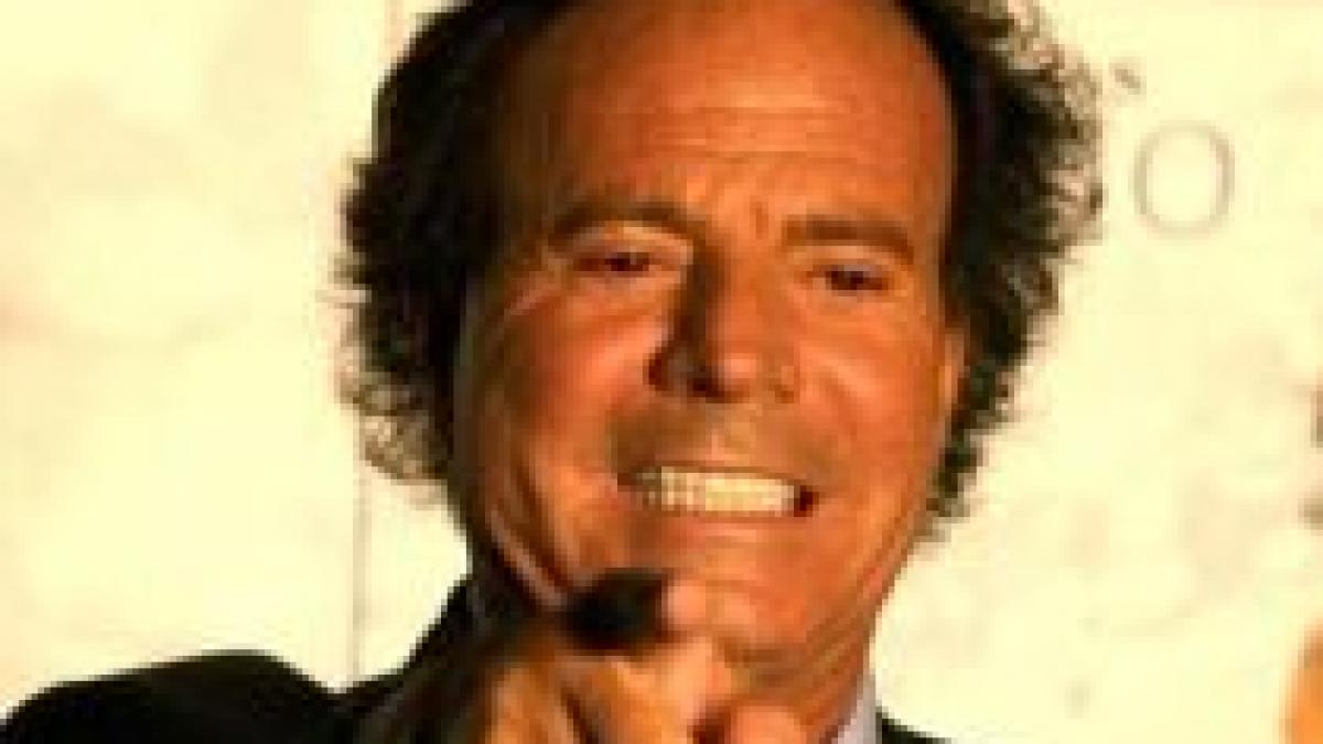 inca 3 000 de bilete la dispozitia fanilor lui julio iglesias