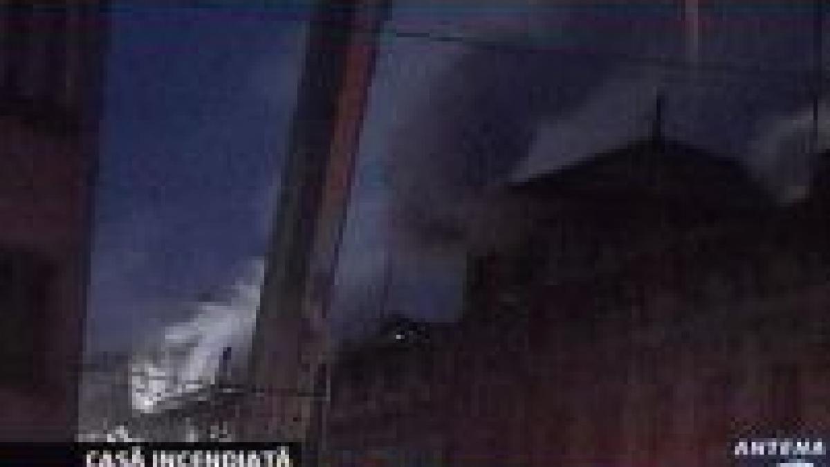 casa incendiata in centrul capitalei video