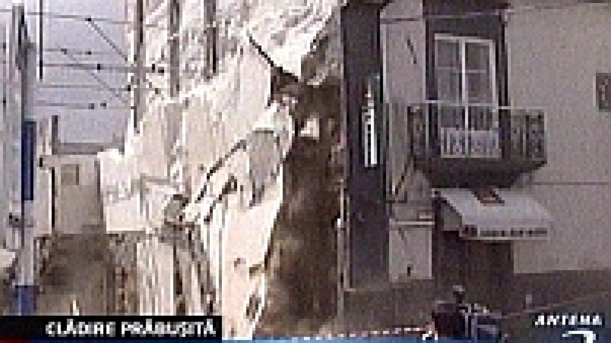 o cladire de doua etaje s a prabusit in portugalia