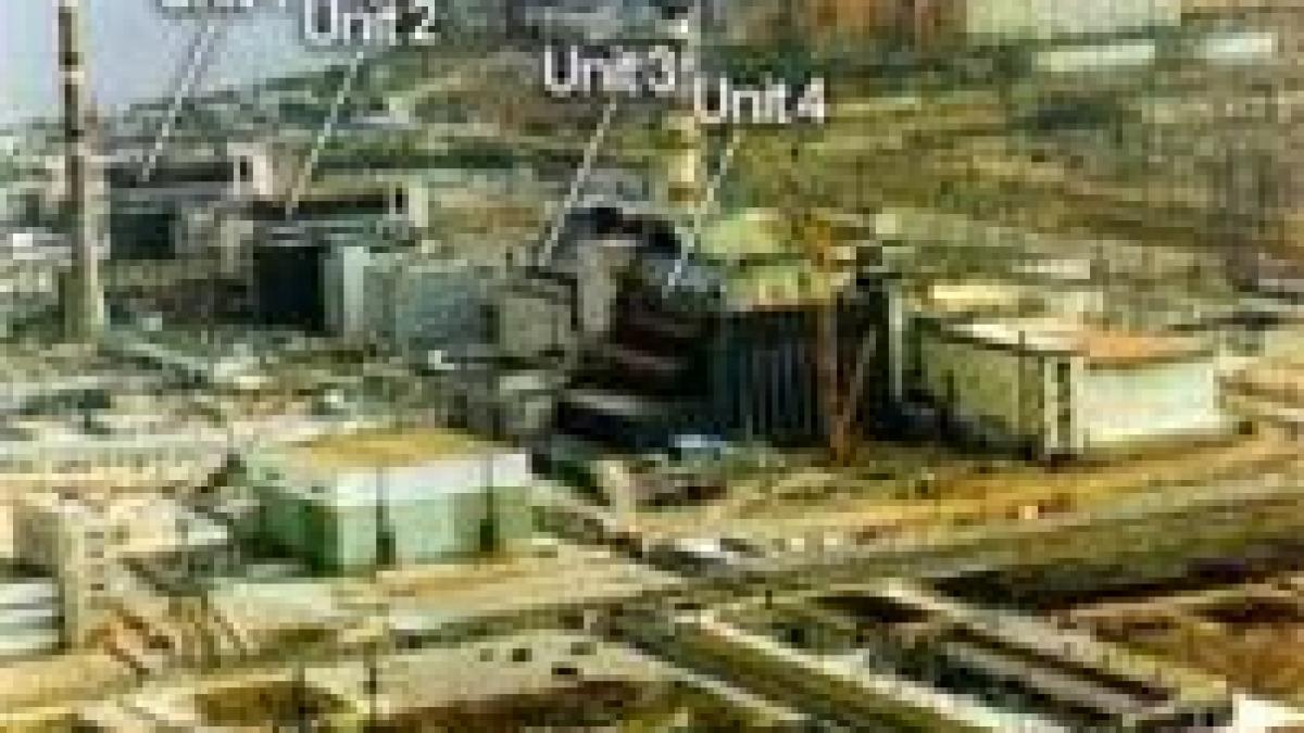 reactorul de la cernobil acoperit de un scut protector