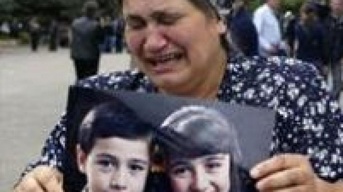 noi imagini ale atacului de la beslan confirma atacuri din exterior