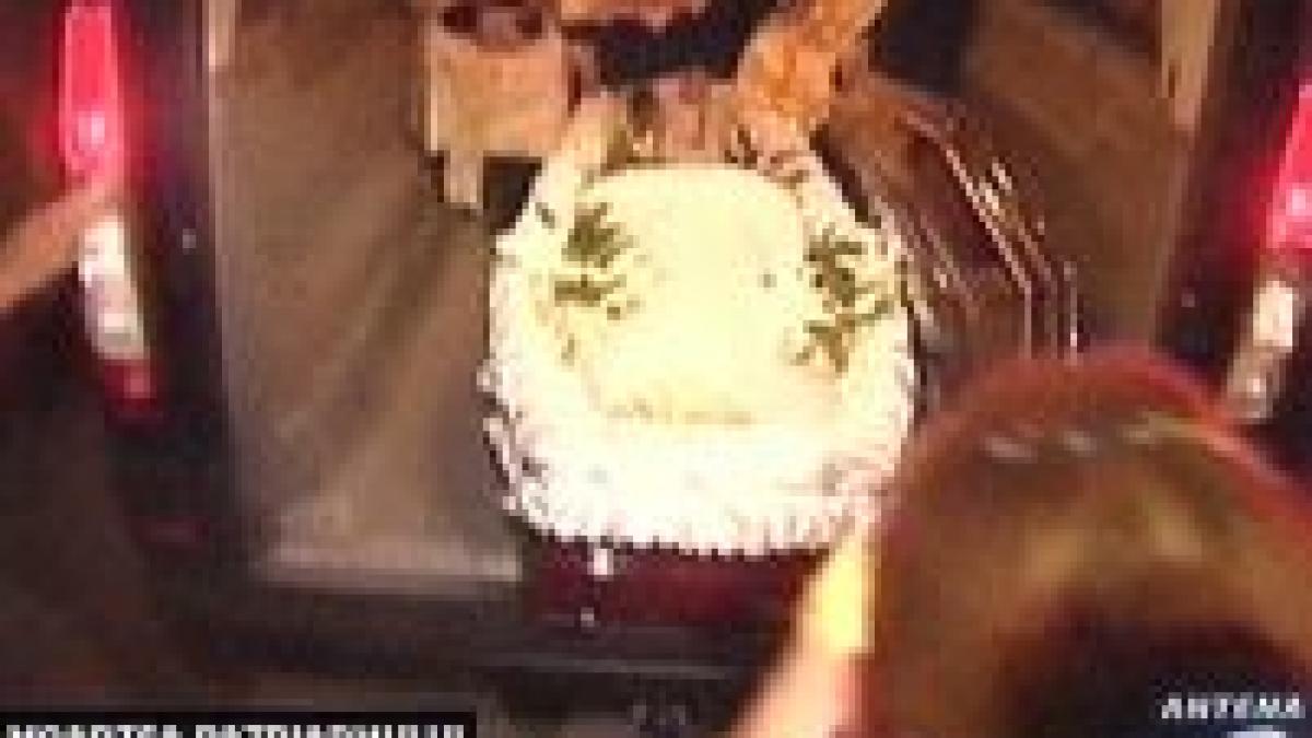 trupul patriarhului depus in dealul mitropoliei video