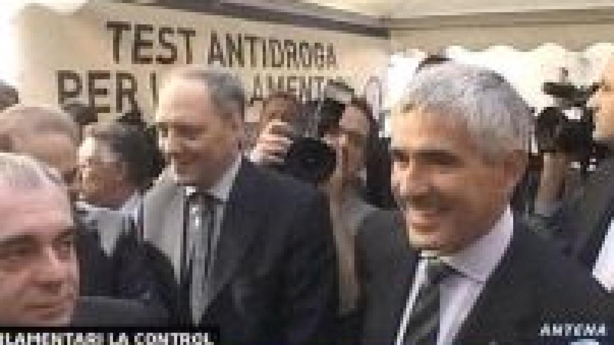 parlamentarii italieni au facut teste antidrog video