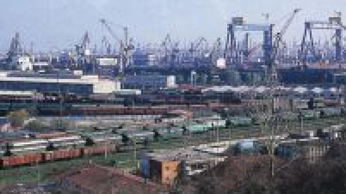 portul constanta poluat cu particule de nisip si rugina