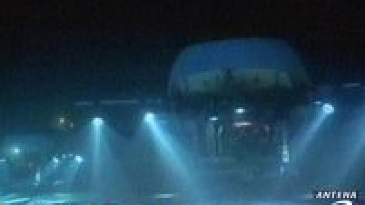 Premieră mondială: ruşii au înfipt steagul pe fundul Oceanului Arctic