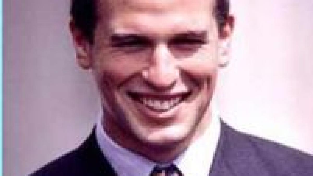 londra un nepot al reginei renunta la tron pentru o femeie