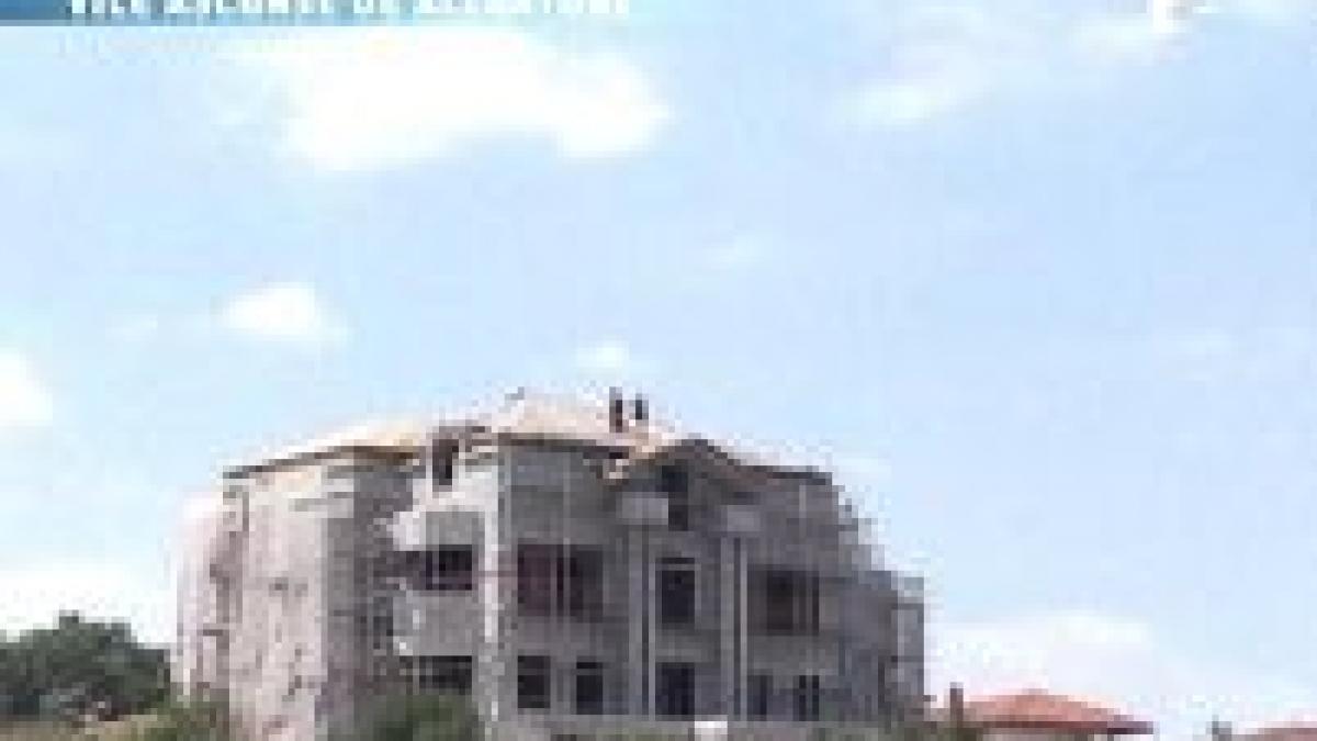 Videanu îşi face palat pe malul lacului Snagov <font color=red>(VIDEO)</font>
