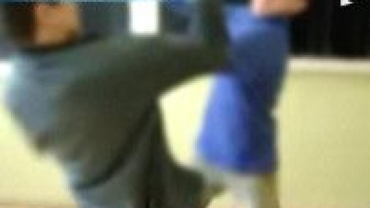 Atenţie, elevi! S-a interzis filmatul în şcoli <font color=red>(VIDEO)</font>
