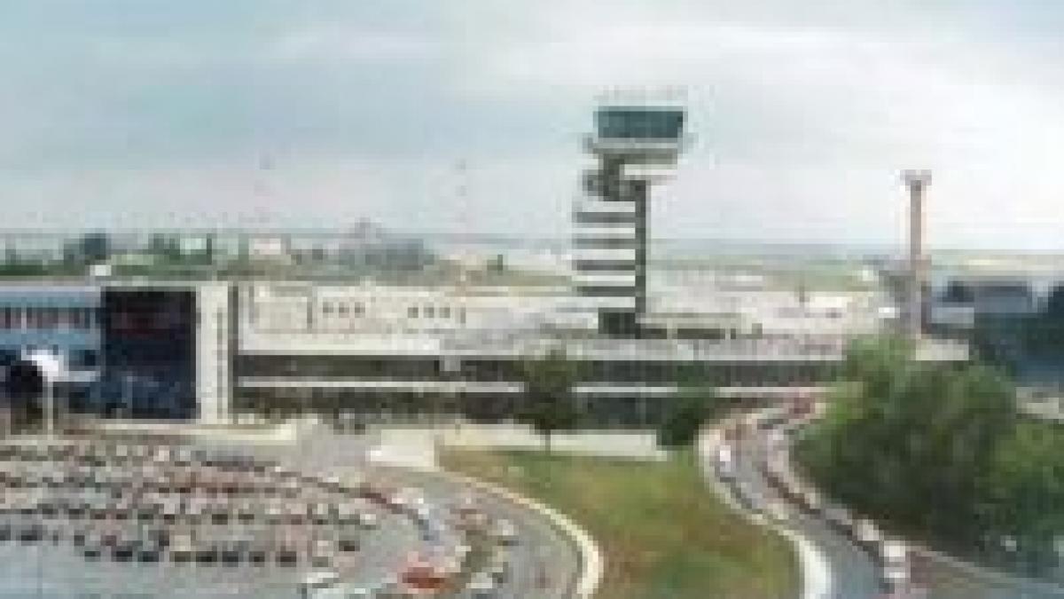 aterizare de urgenta pe aeroportul otopeni