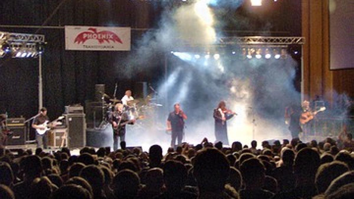 phoenix concerteaza gratuit la costinesti