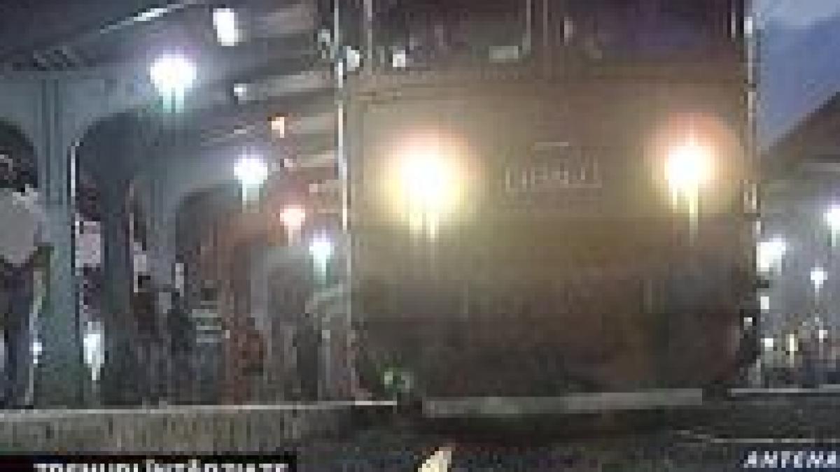 trenurile dinspre mare au intarzieri de zeci de minute video