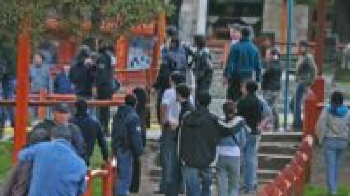 8 indieni au fost batuti brutal de un grup de germani