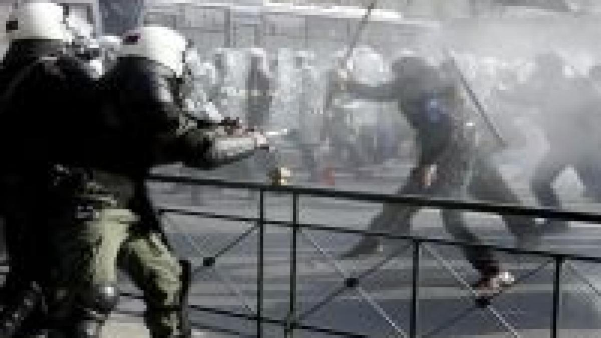 grecia confruntari violente intre imigranti si politie