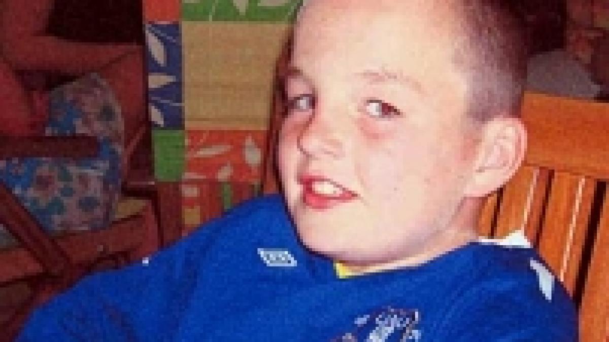 crime intre copii baietel impuscat de un adolescent