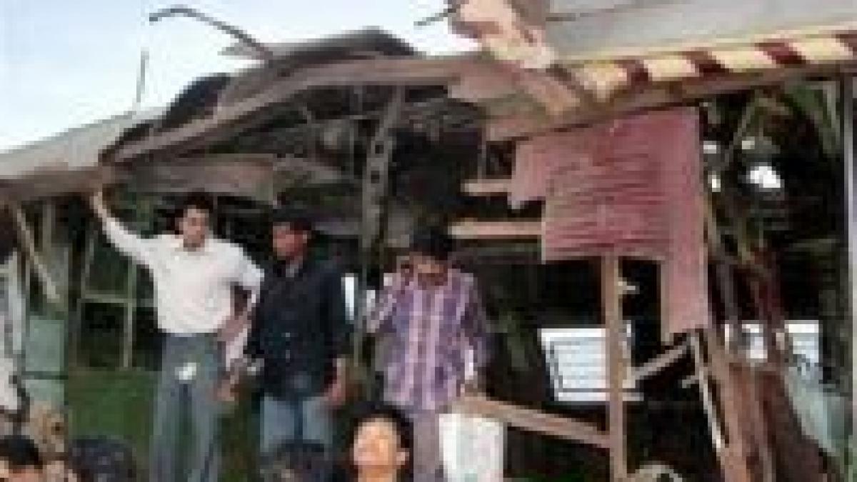 Masacru terorist în India. 37 de morţi