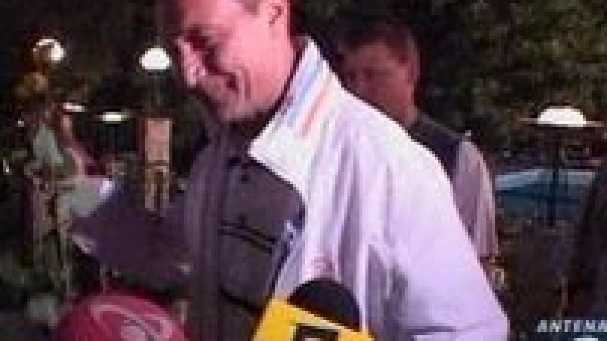 basescu da petrecere pentru femeile pd in vila de la neptun