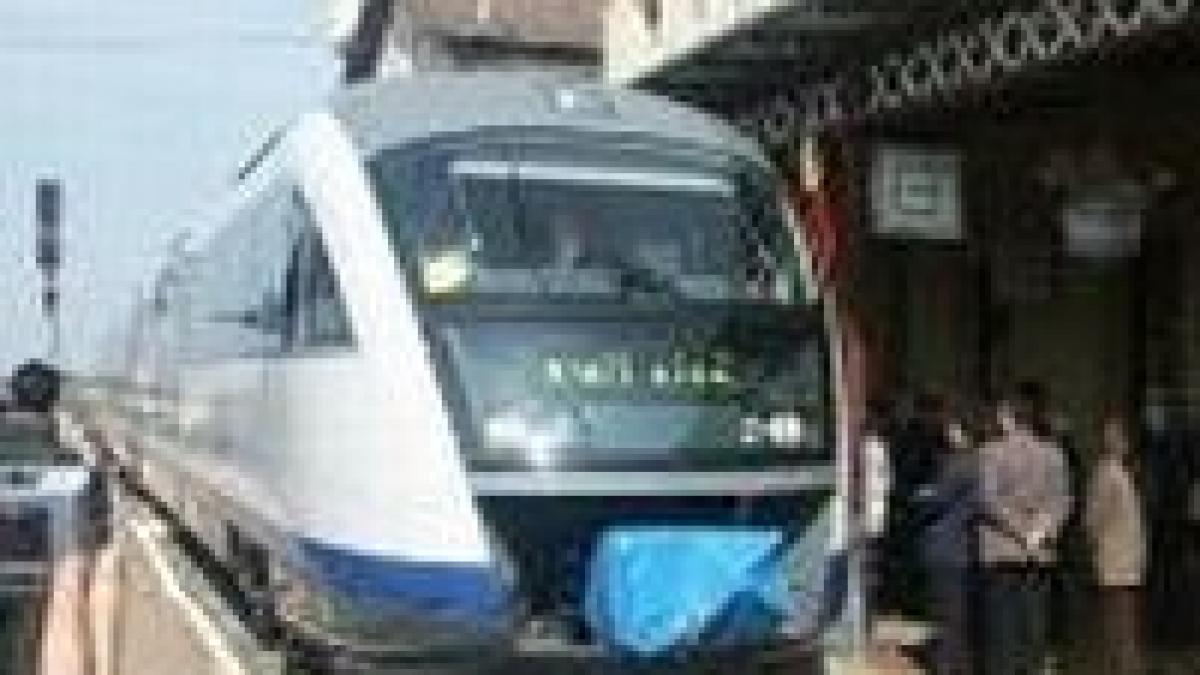 accident feroviar in valcea un mort si zece raniti