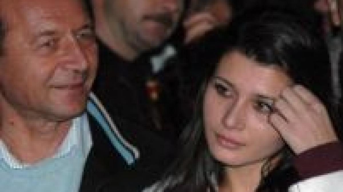 elena basescu tata are dreptul sa se poarte neprietenos cu presa