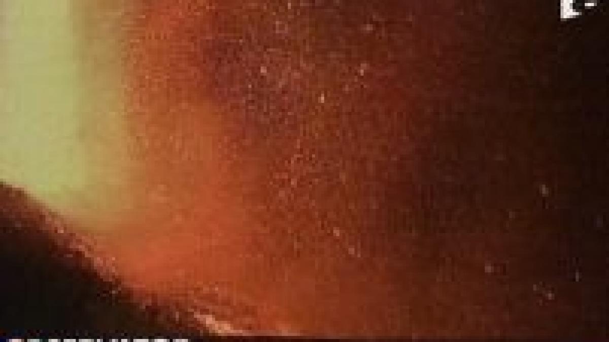 etna isi continua spectacolul de foc in sicilia video