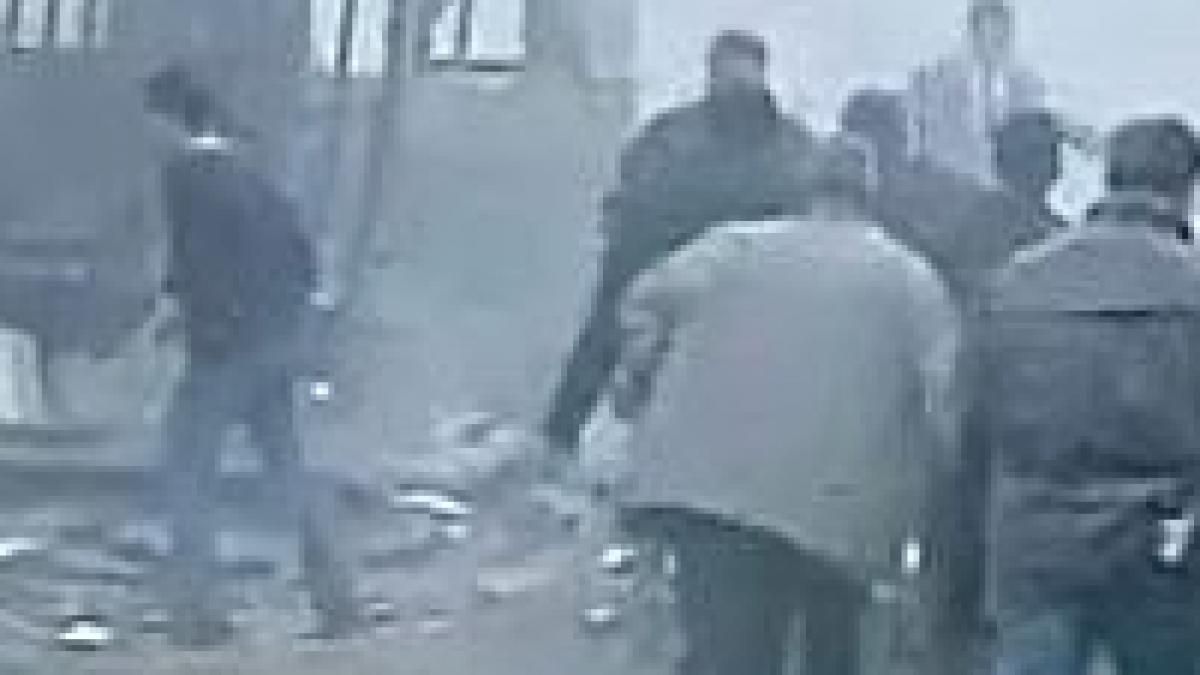 algeria atentat sinucigas 15 morti si 114 raniti