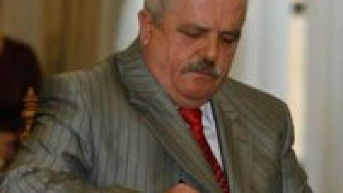 remes l a concediat pe consilierul taran