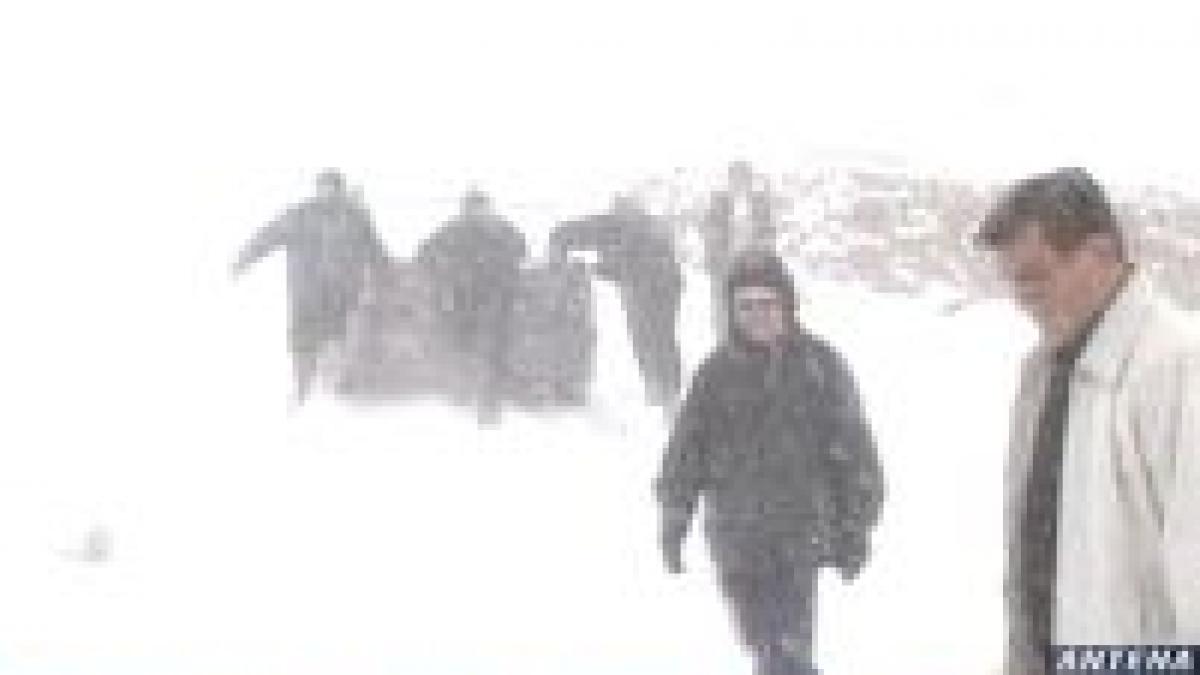 11 turisti blocati pe transfagarasan din cauza zapezii