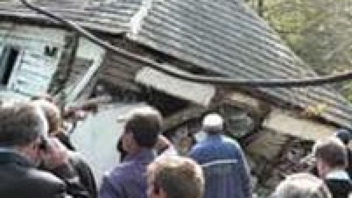 gorj 88 de gospodarii se pot prabusi in orice moment