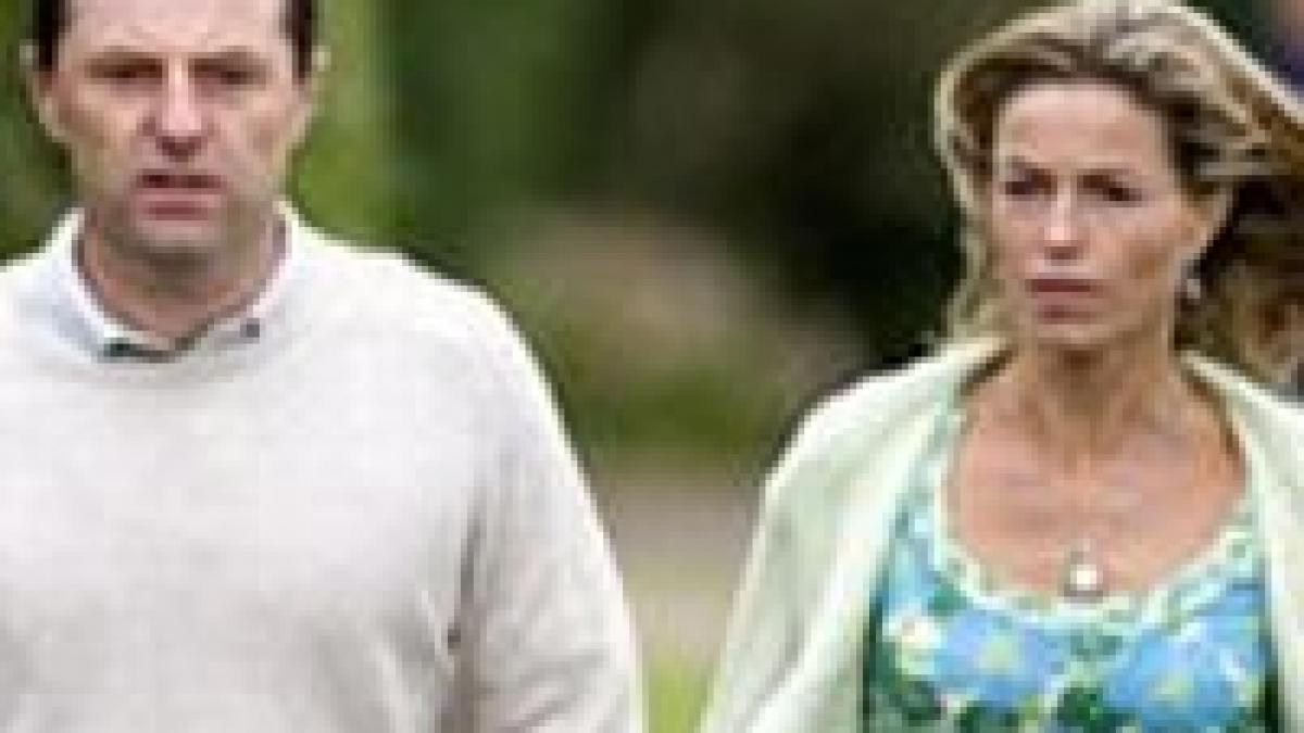 parintii madeleinei gemenii cred ca sora lor e in excursie