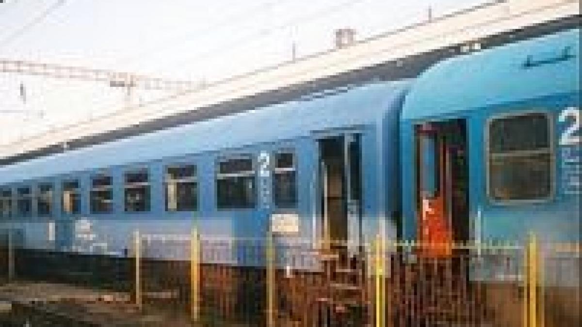 cfr calatori anuleaza alte doua trenuri spre mare