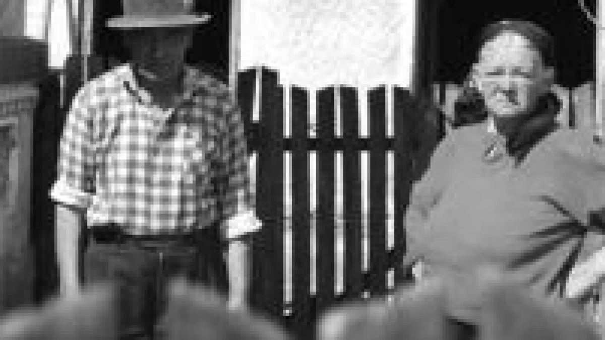 un primar le plateste satenilor abonamentele tv din bani publici