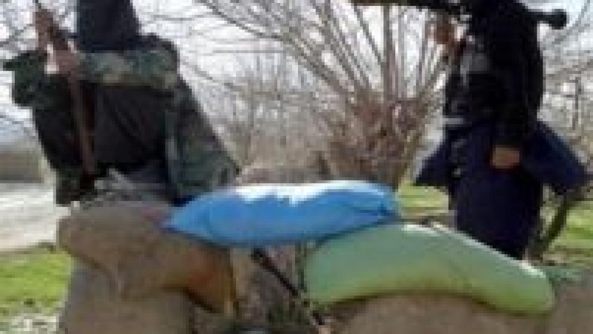 confruntari intre insurgenti si soldati in pakistan 80 de morti