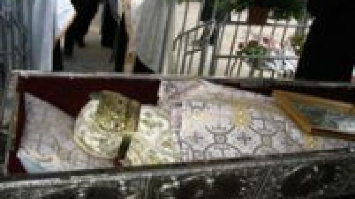 de sfanta parascheva capitala lumii ortodoxe s a mutat la iasi