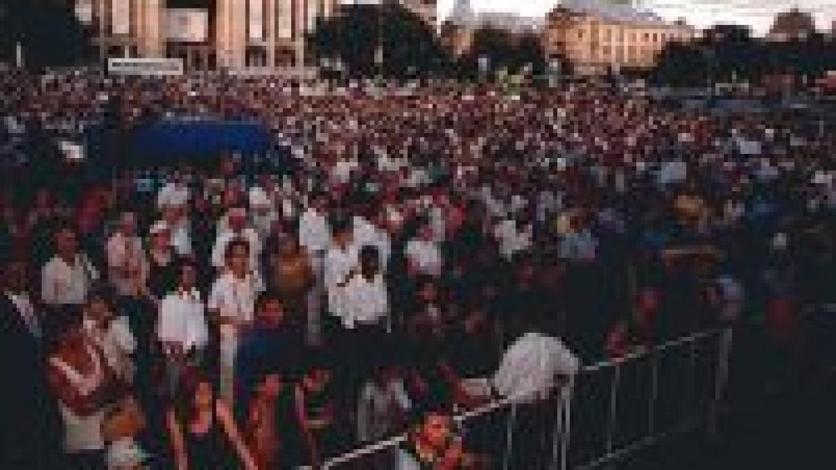 parchetul general pichetat de asociatii de revolutionari