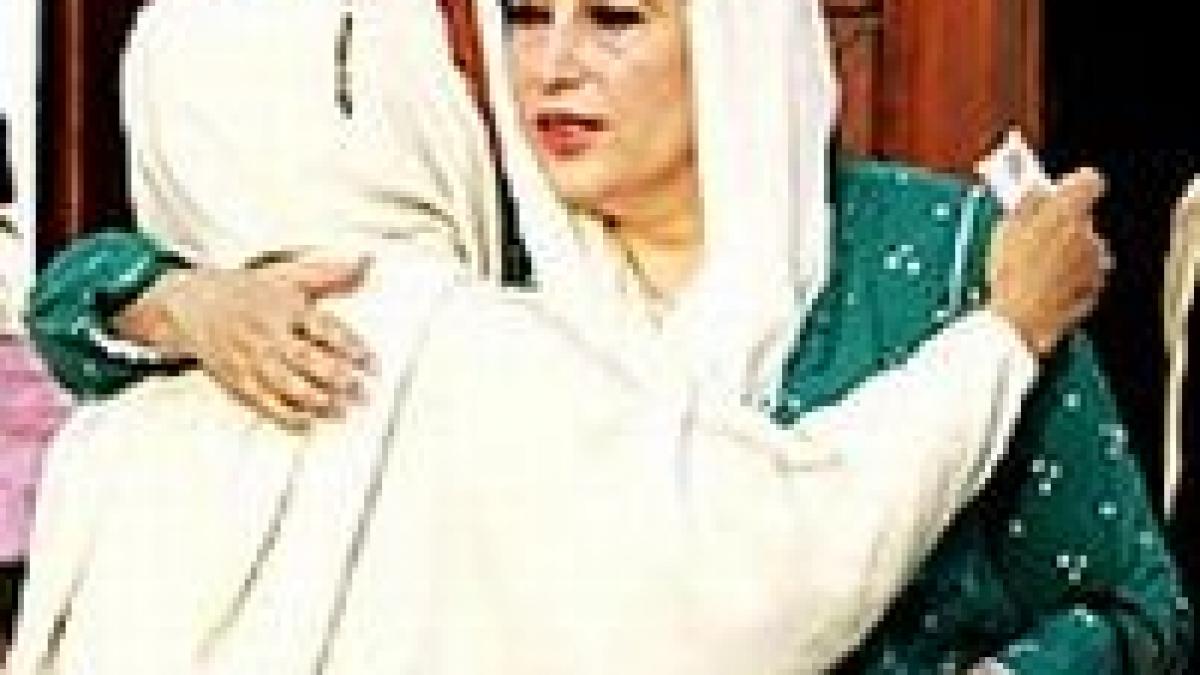 fostul premier pakistanez inapoi in tara dupa 8 ani de auto exil