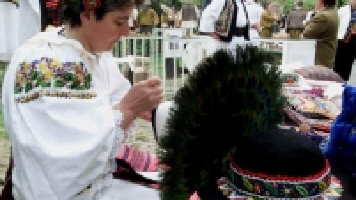 la muzeul taranului roman se desfasoara targul de mosi