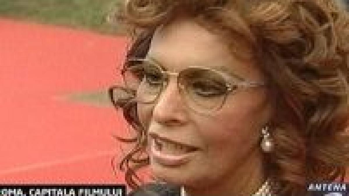 sofia loren o prezenta fermecatoare si la 73 de ani video