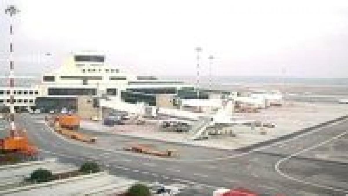 greva pe doua aeroporturi din milano sute de zboruri anulate