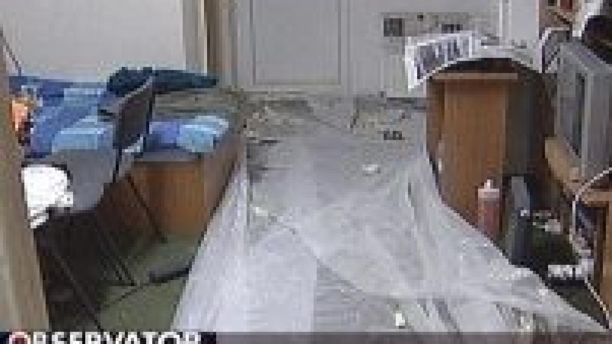 studentii de la medicina impart camerele de camin cu muncitorii