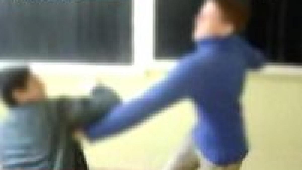 un elev a murit dupa ce a fost batut de colegul de camera