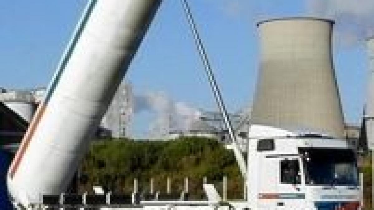 un camion a pierdut o tona de acid clorhidric pe sosea